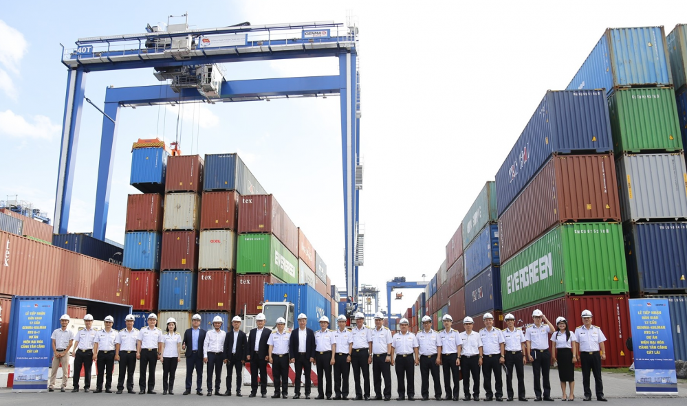 12臺GENMA品牌輪胎吊成功交付丨獲越南當?shù)孛襟w廣泛關(guān)注(圖3) 12臺GENMA品牌輪胎吊成功交付丨獲越南當?shù)孛襟w廣泛關(guān)注(圖3)